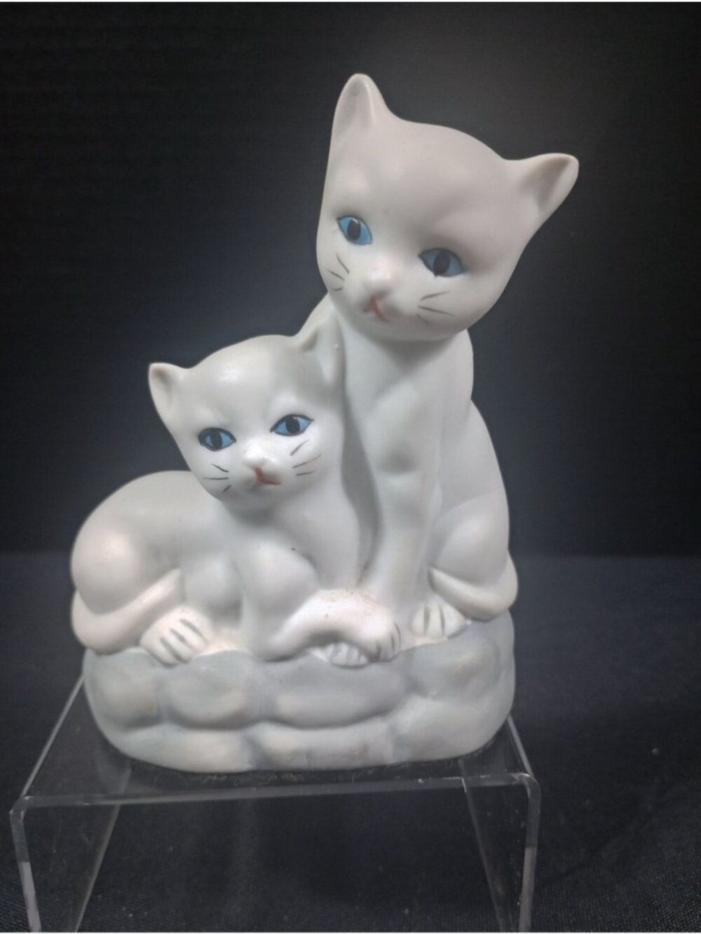 Vintage Flambro Ceramic Made in Taiwan Cat and Kitten Figurine
